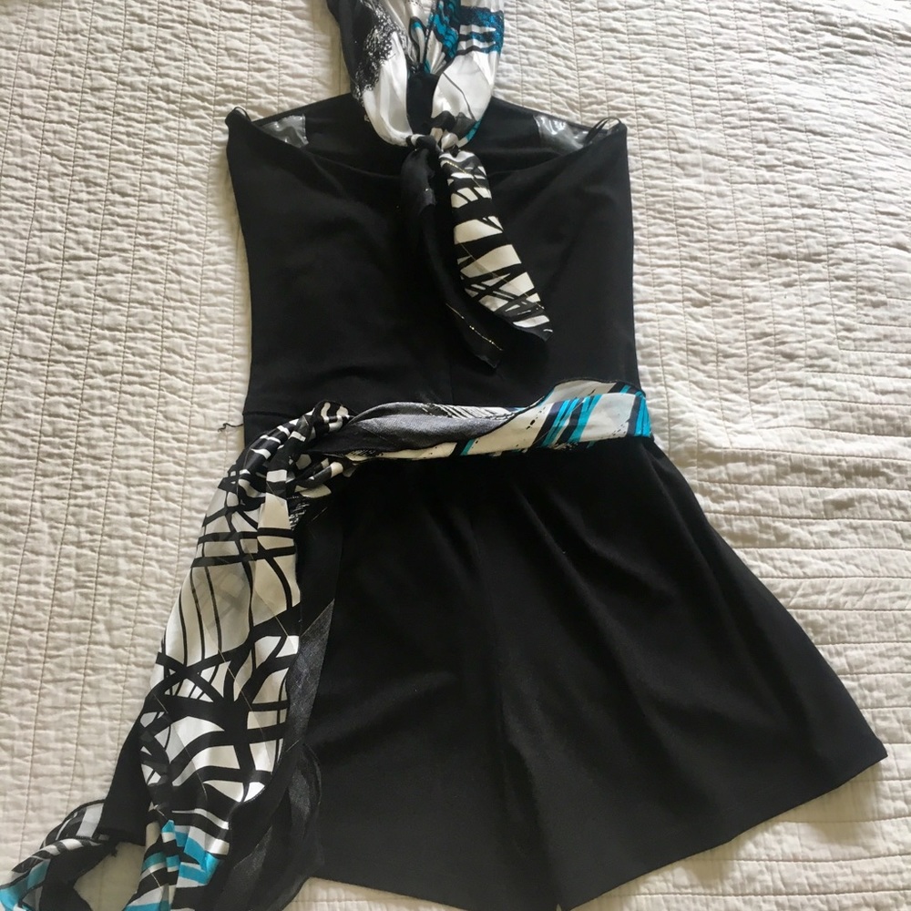 Cache Romper Size Small - image 3